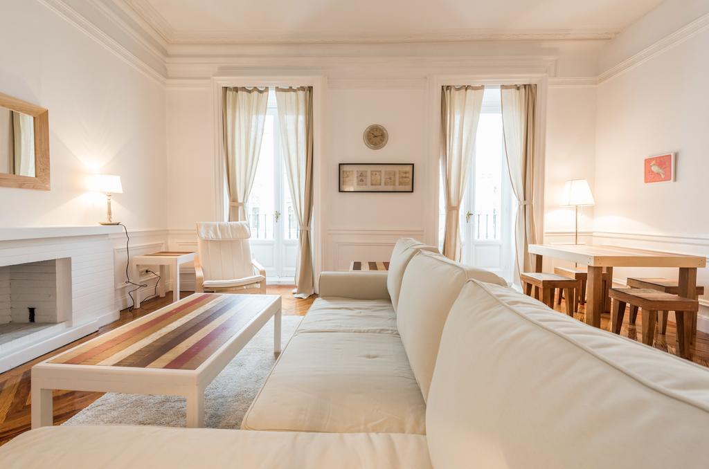 Apartamentos Alcala Мадрид Экстерьер фото